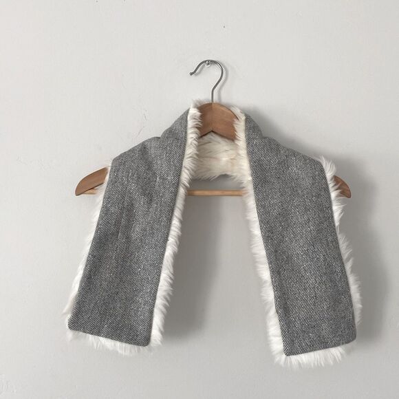 Fossil Elegant and Cute White Faux Fur Scarf Boho Preppy Casual NWOT - Picture 7 of 7